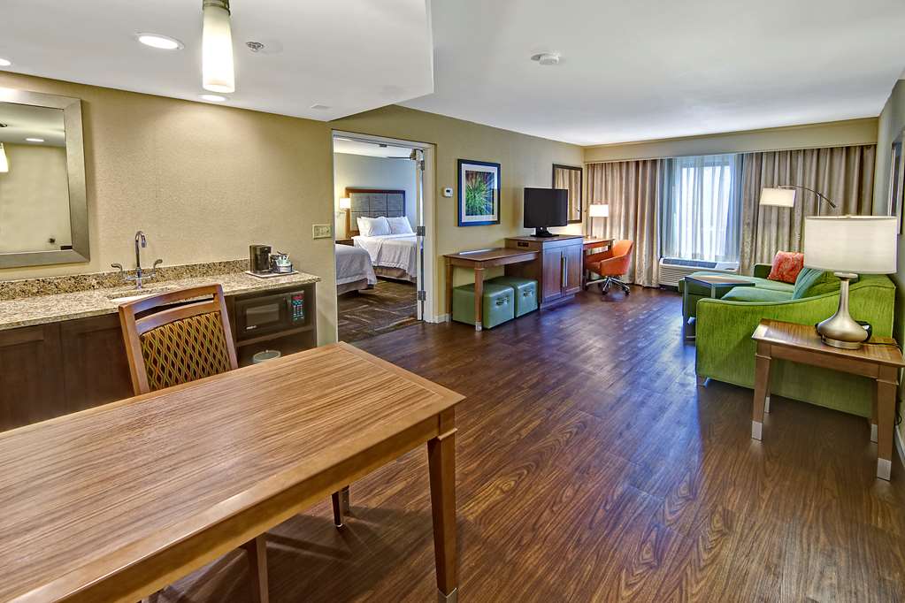 Hampton Inn & Suites Asheville Airport Image