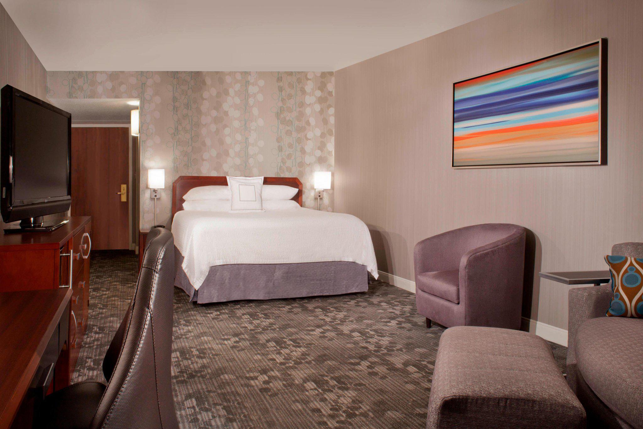 Courtyard by Marriott Bloomington Photo