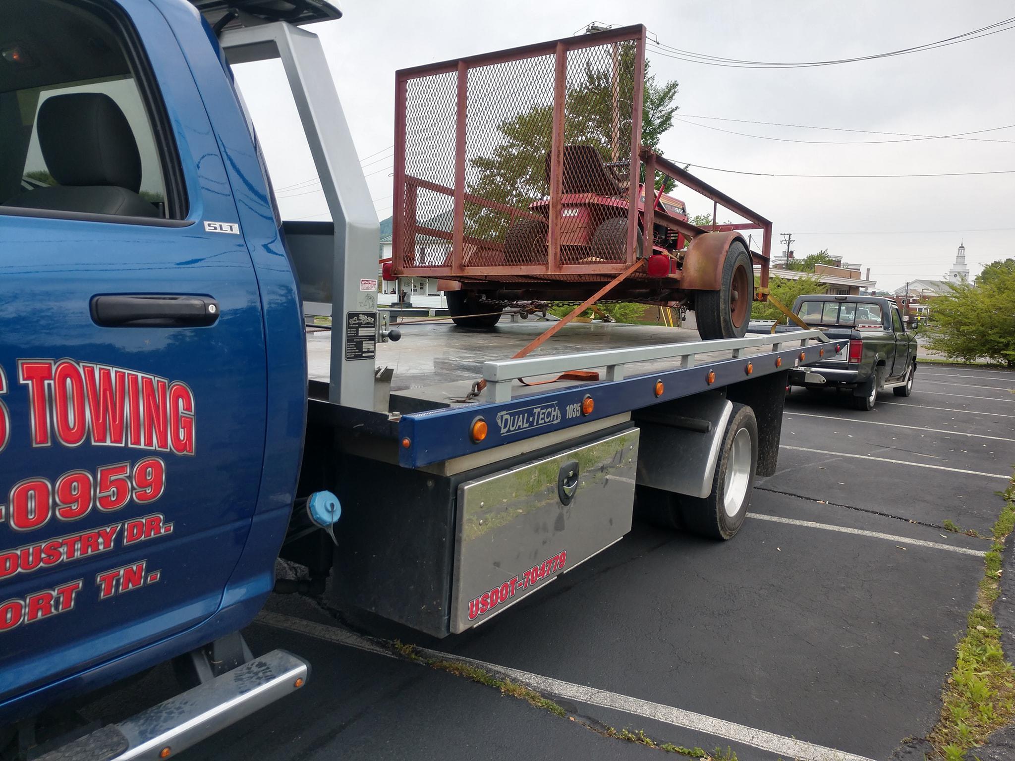 Steve's Towing Photo