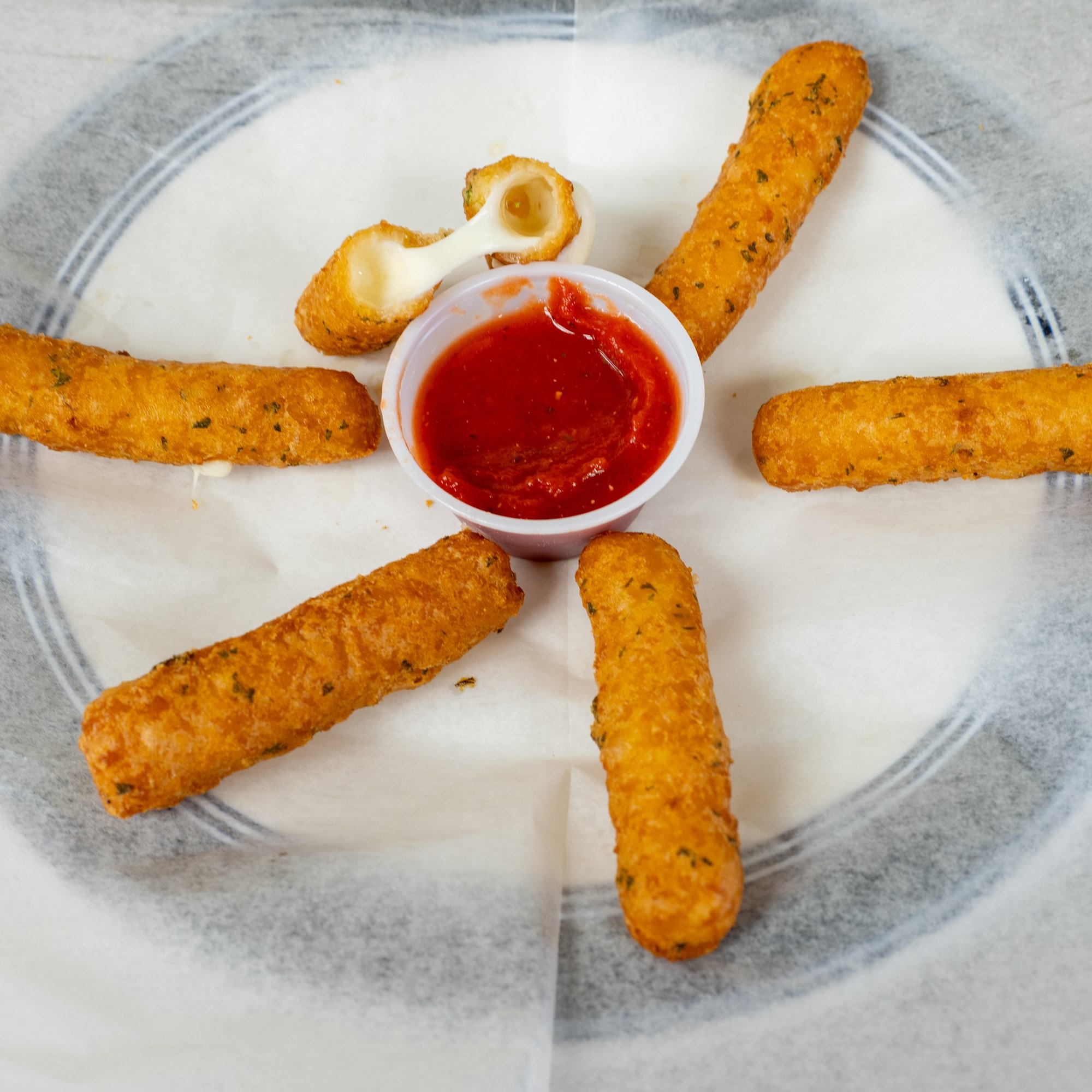 Mozzarella Sticks (6 Pieces)