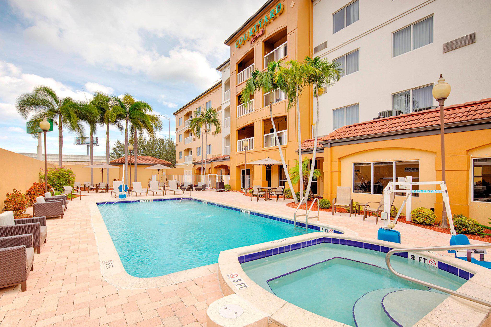 Courtyard by Marriott West Palm Beach Airport Photo