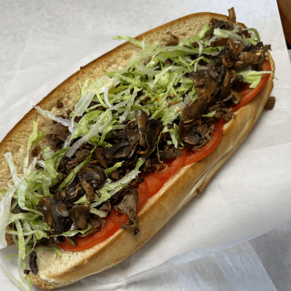 (Sm) #11 Steak, Onions, Mushrooms, Lettuce & Tomato