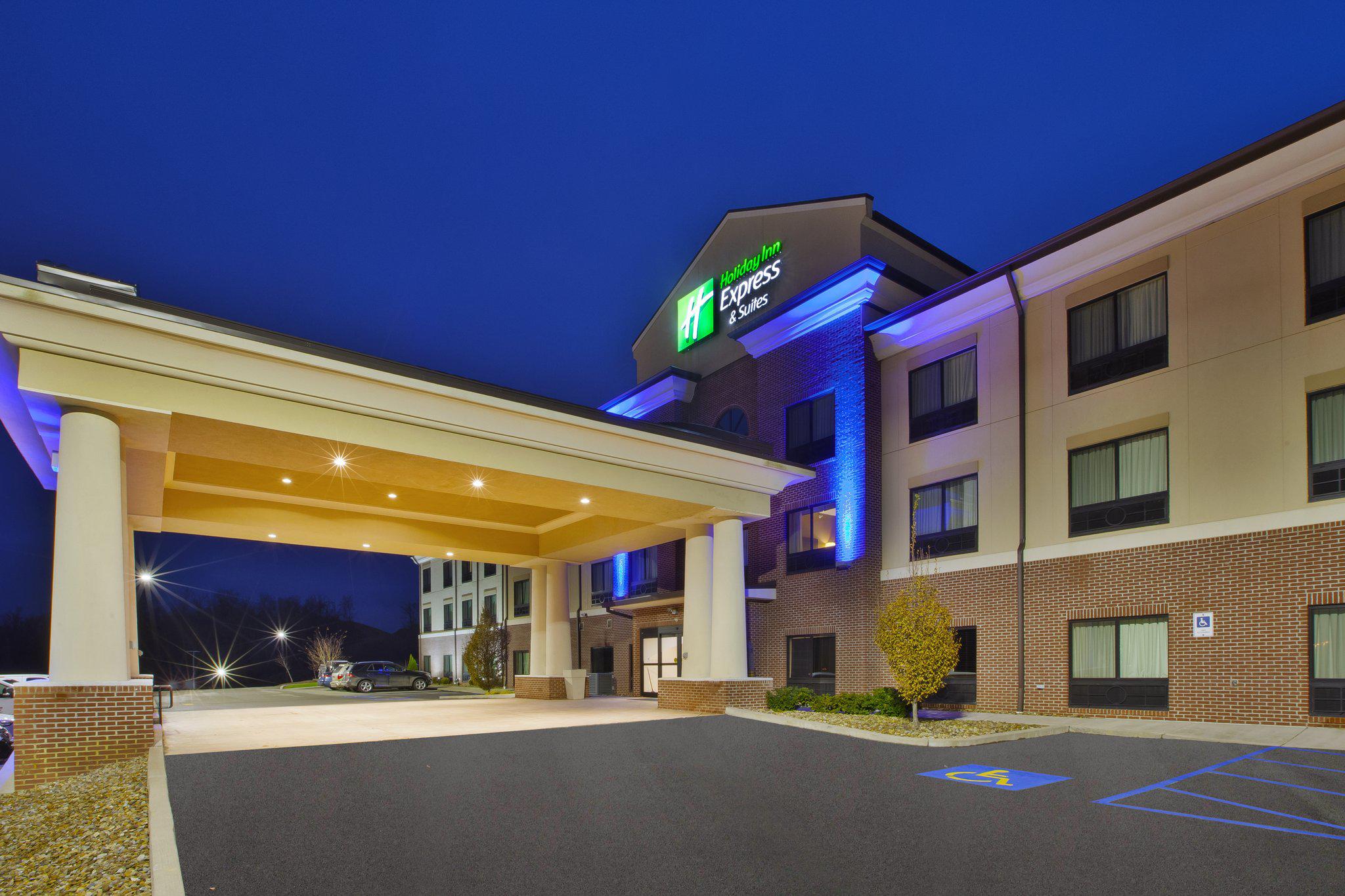 Holiday Inn Express & Suites Washington - Meadow Lands Photo