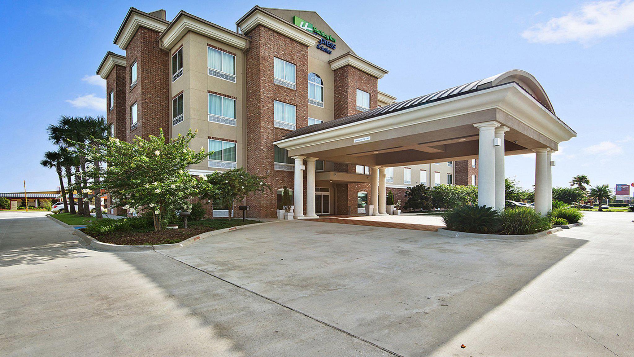 Holiday Inn Express & Suites Gonzales Photo