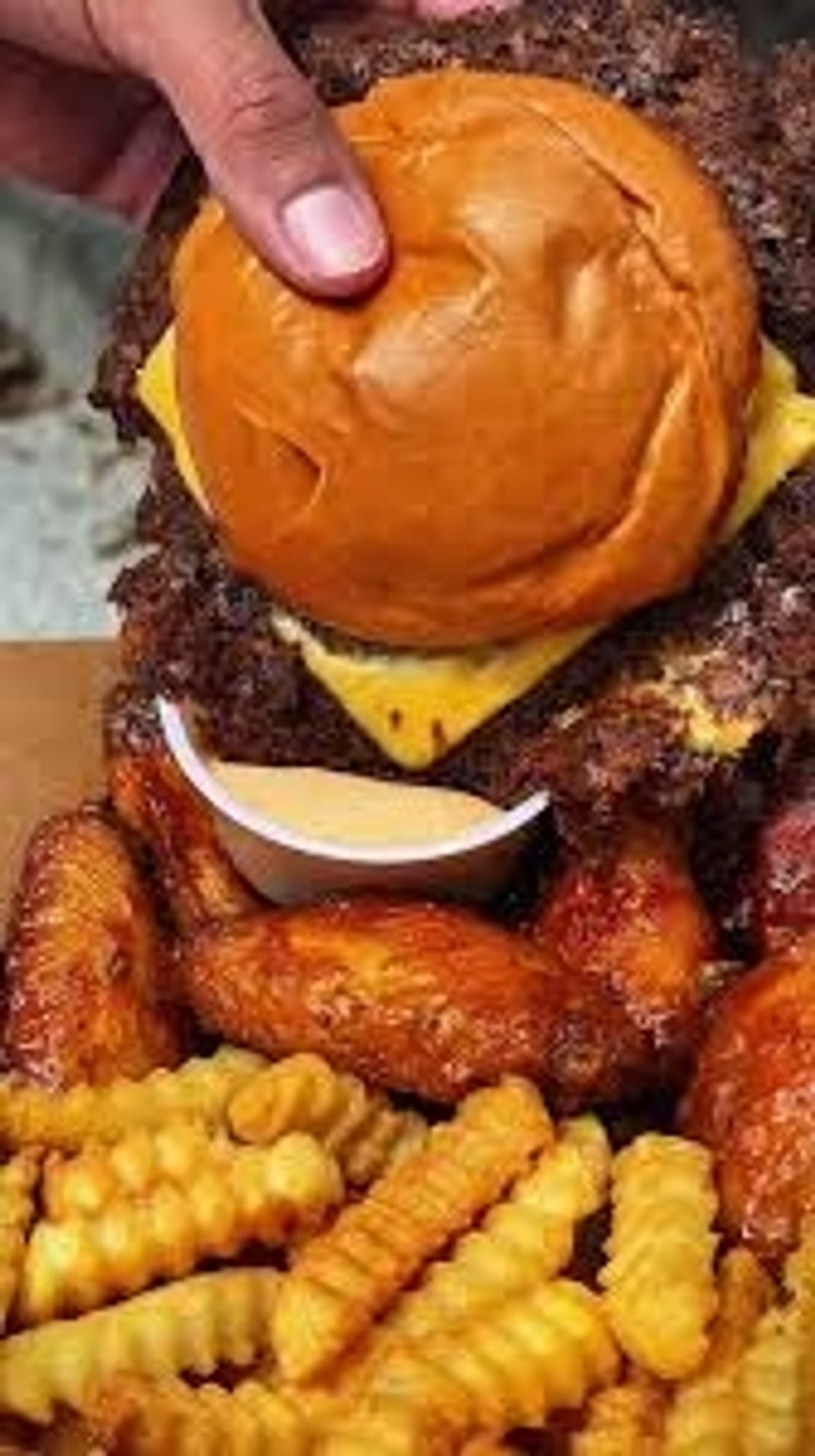 Burger, Wings, Fries & Soda Combo