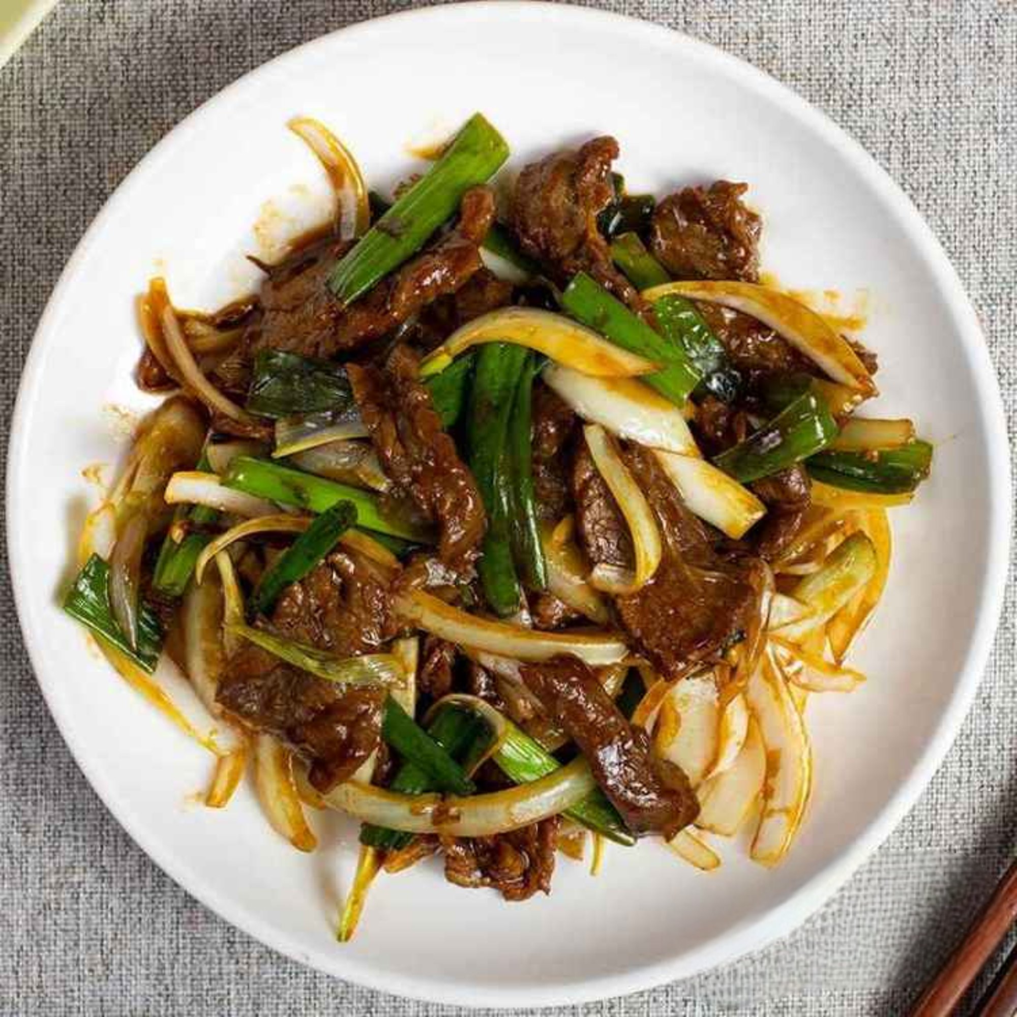 BF7. 薑蔥爆牛肉/Beef with Ginger & Scallion