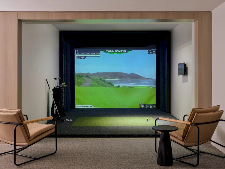 Full Swing Golf Experience