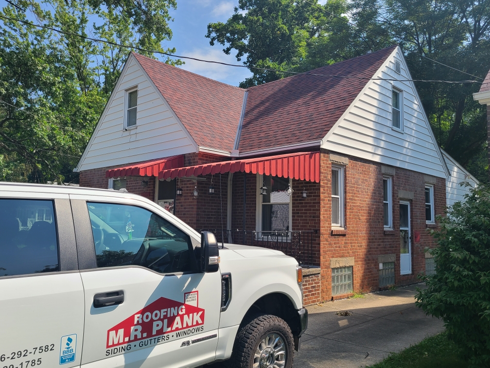 M. R. Plank Roofing Image