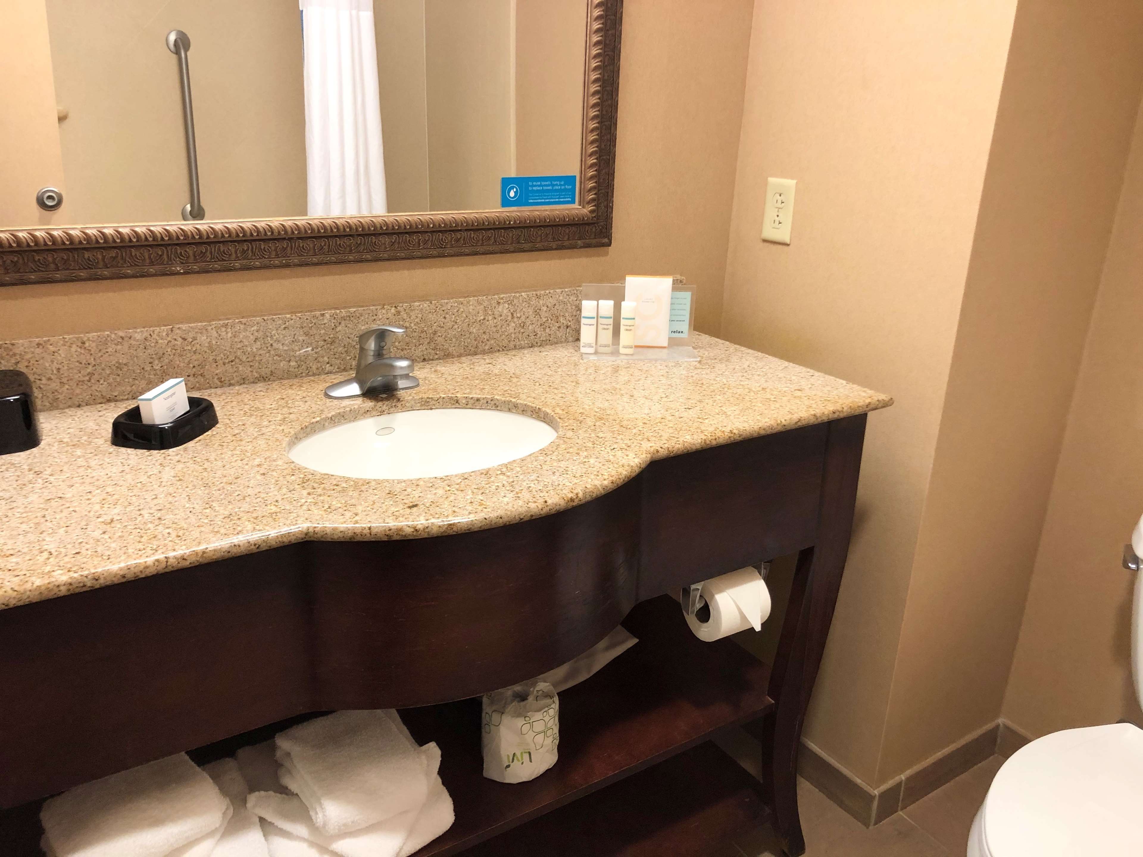 Hampton Inn & Suites Norfolk-Airport Photo