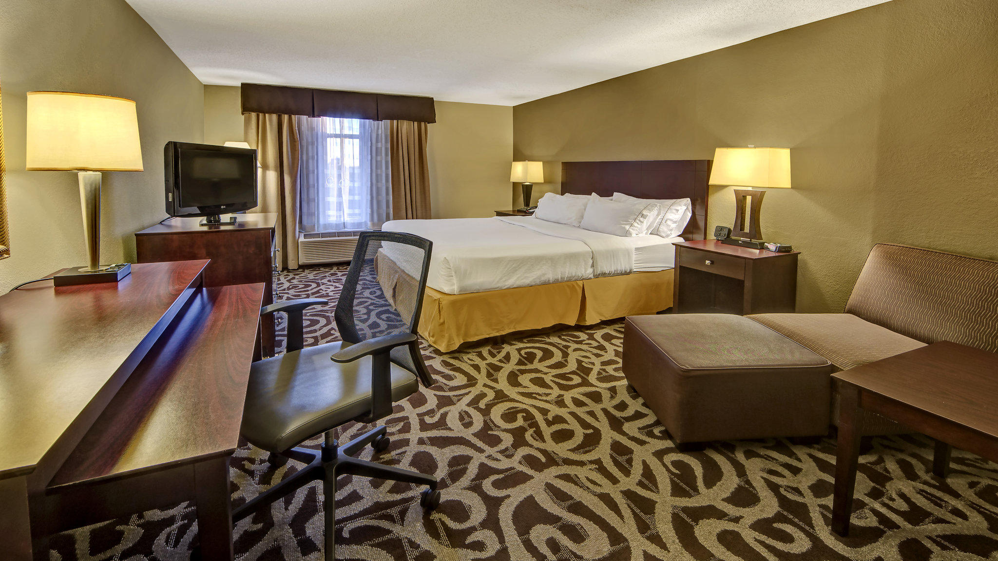 Holiday Inn Express Murfreesboro Central Photo