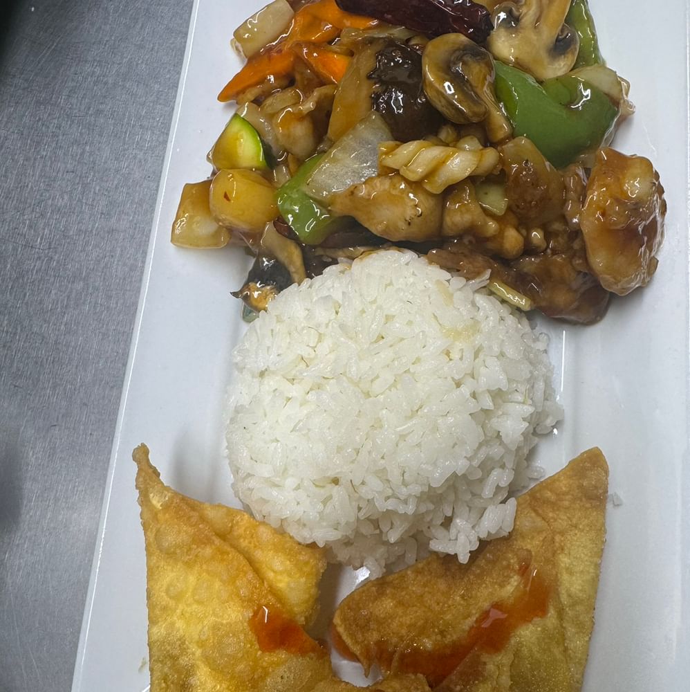 Eight Hot Delicacies Lunch