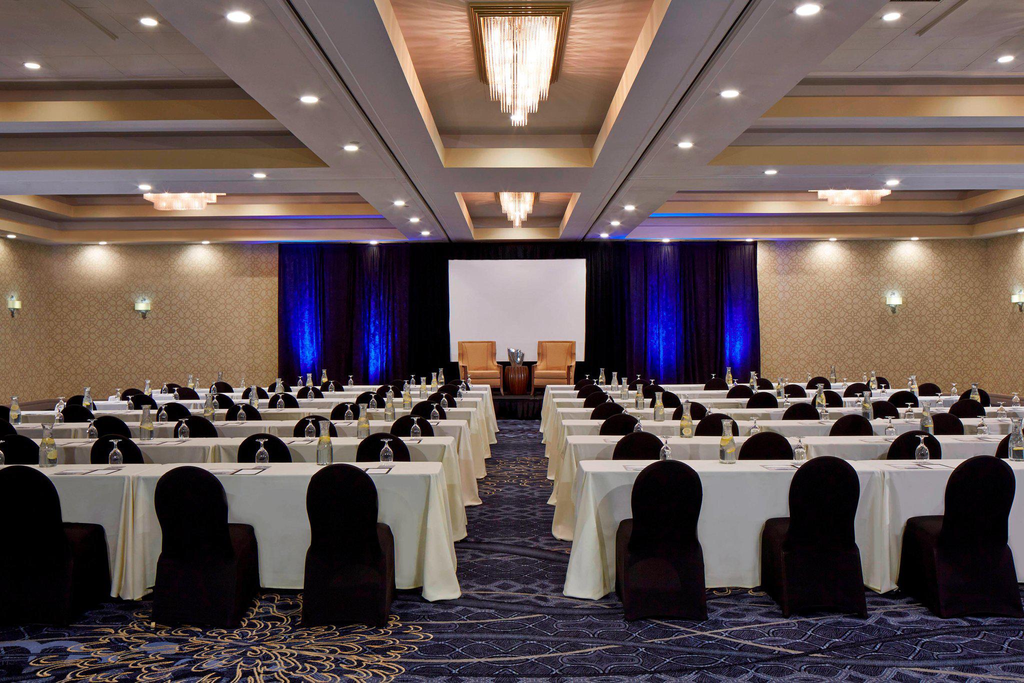 Renaissance Philadelphia Airport Hotel Photo