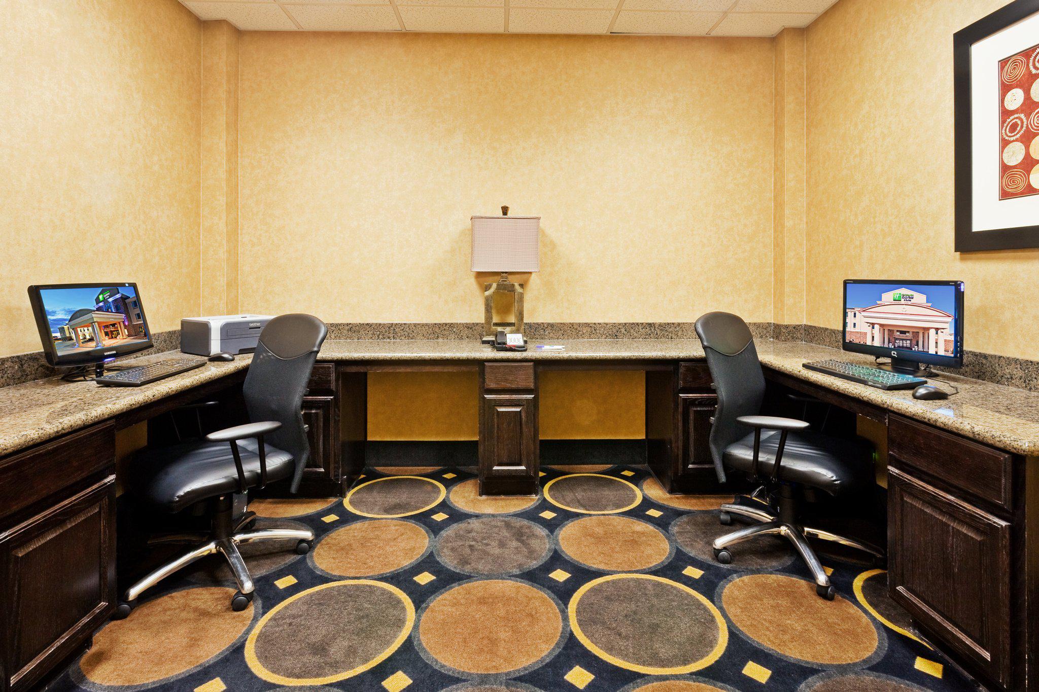 Holiday Inn Express & Suites Clovis Photo