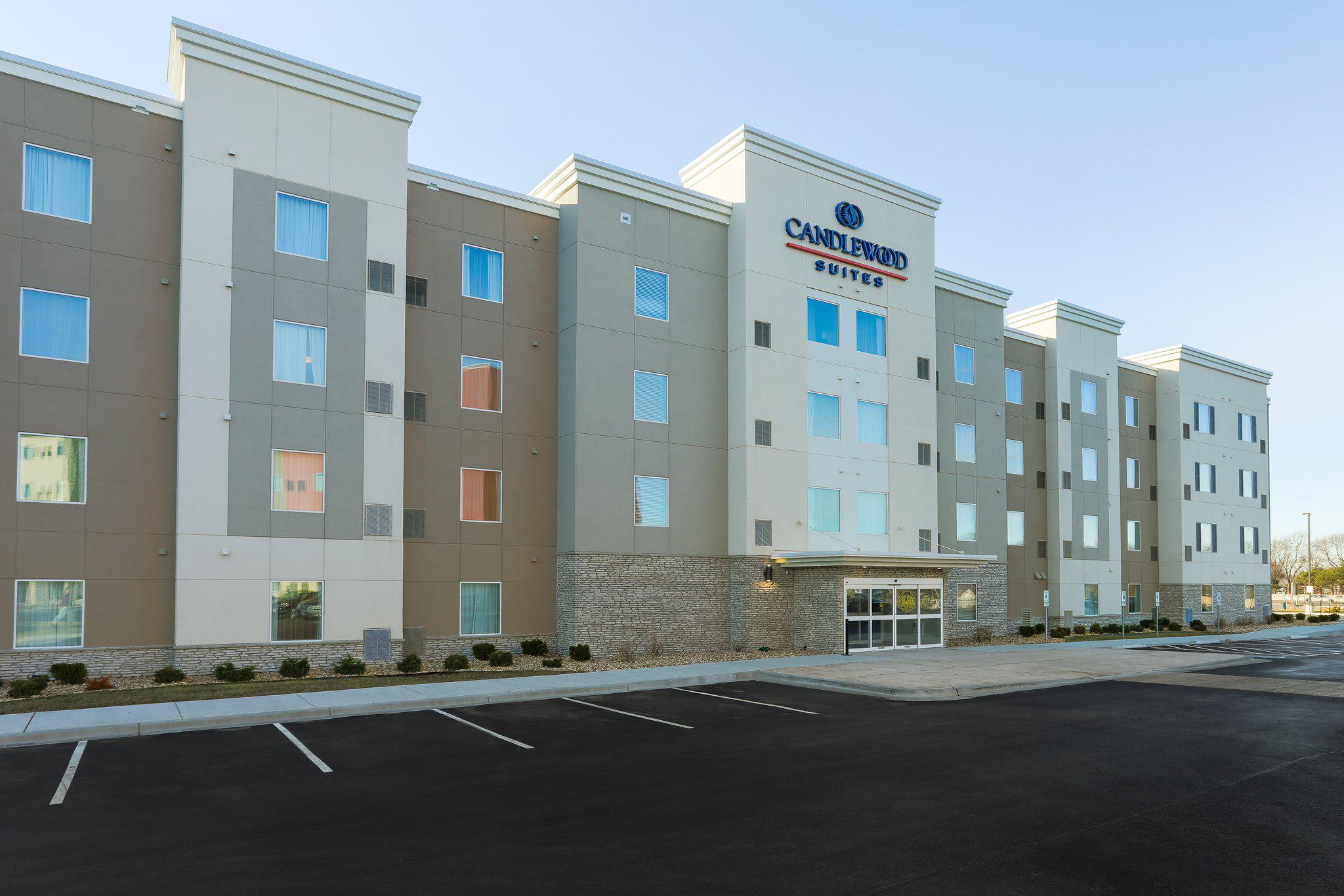 Candlewood Suites Lenexa - Overland Park Area Photo