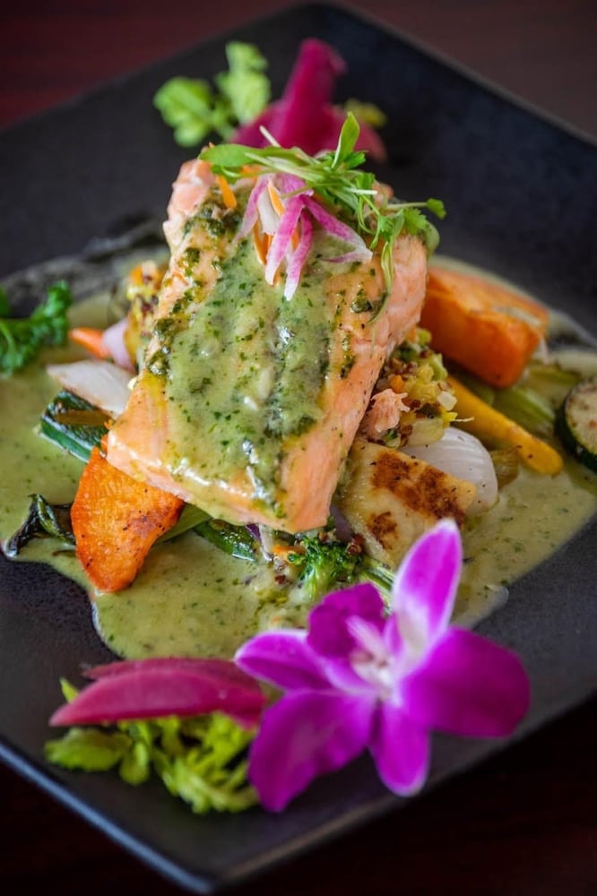 Praewphan Salmon Taste
