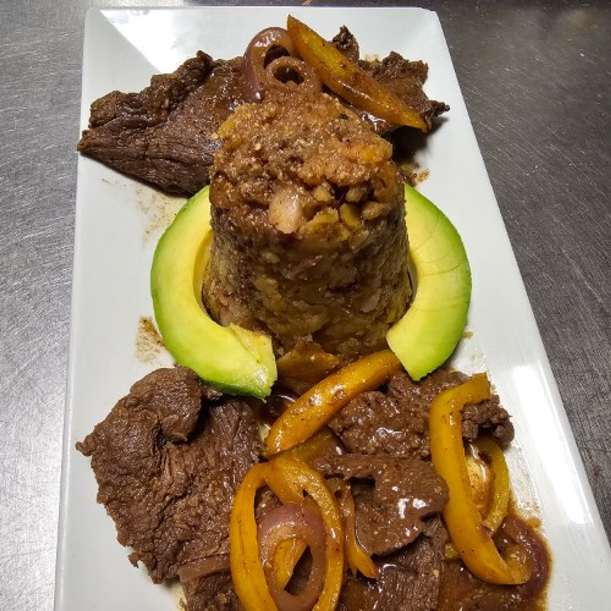 Bistec Encebollado / Onion Beef Mofongo