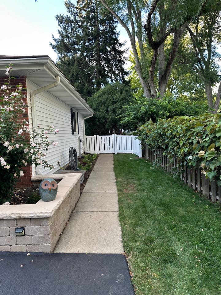 Top Rail Fence Naperville Image