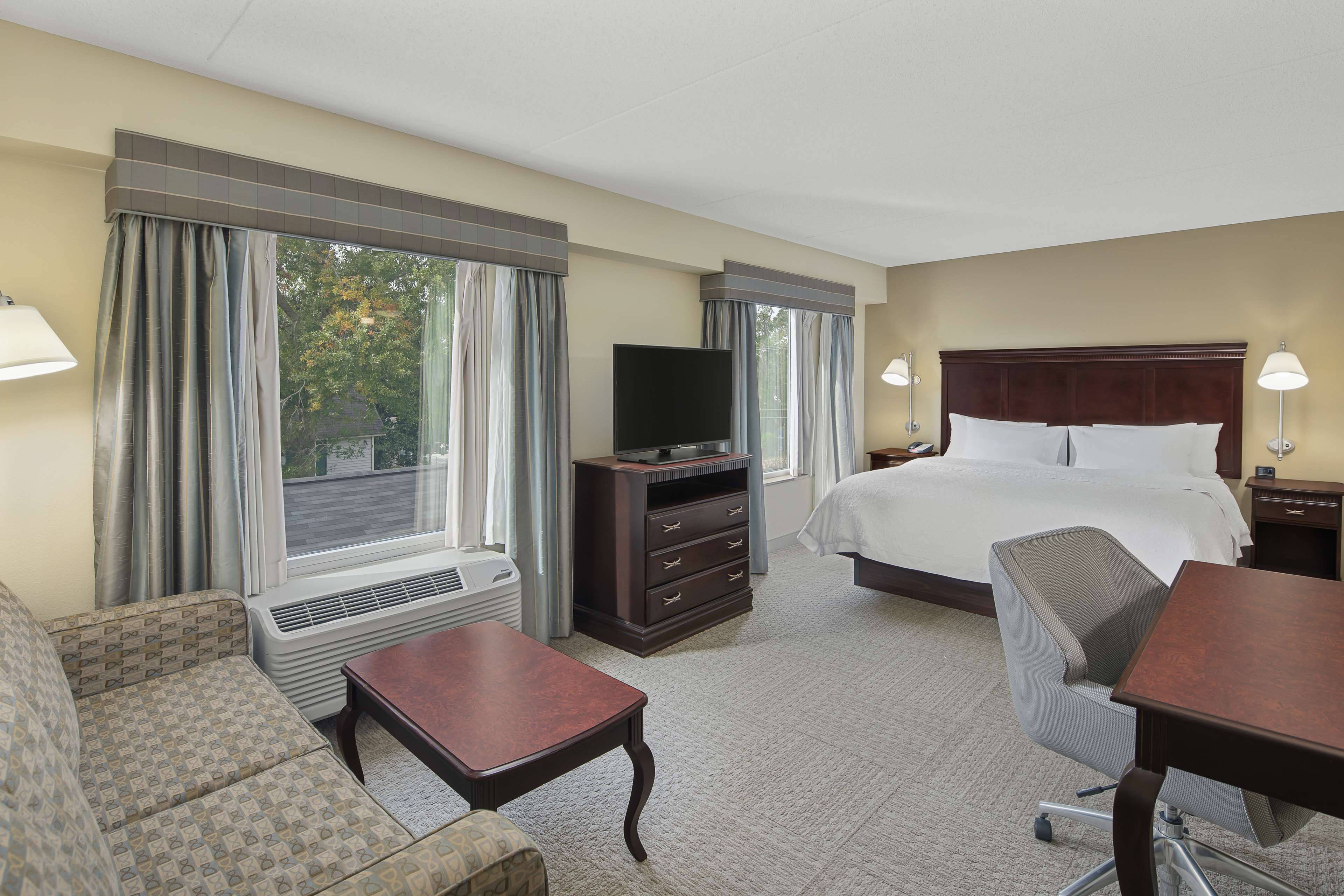 Guest room