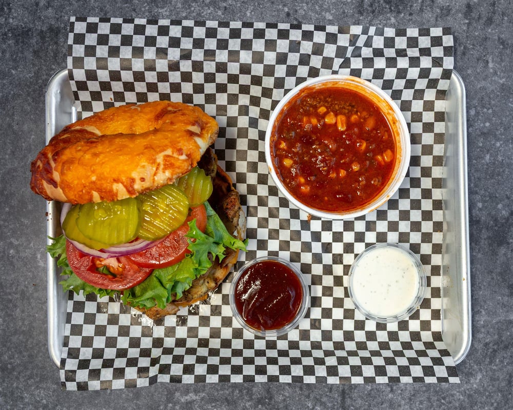 BBQ CHICKEN SANDWICH w/TATER CHIPS