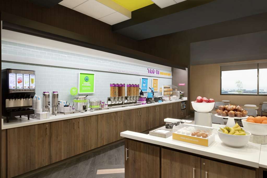 Tru by Hilton Albany Crossgates Mall Image