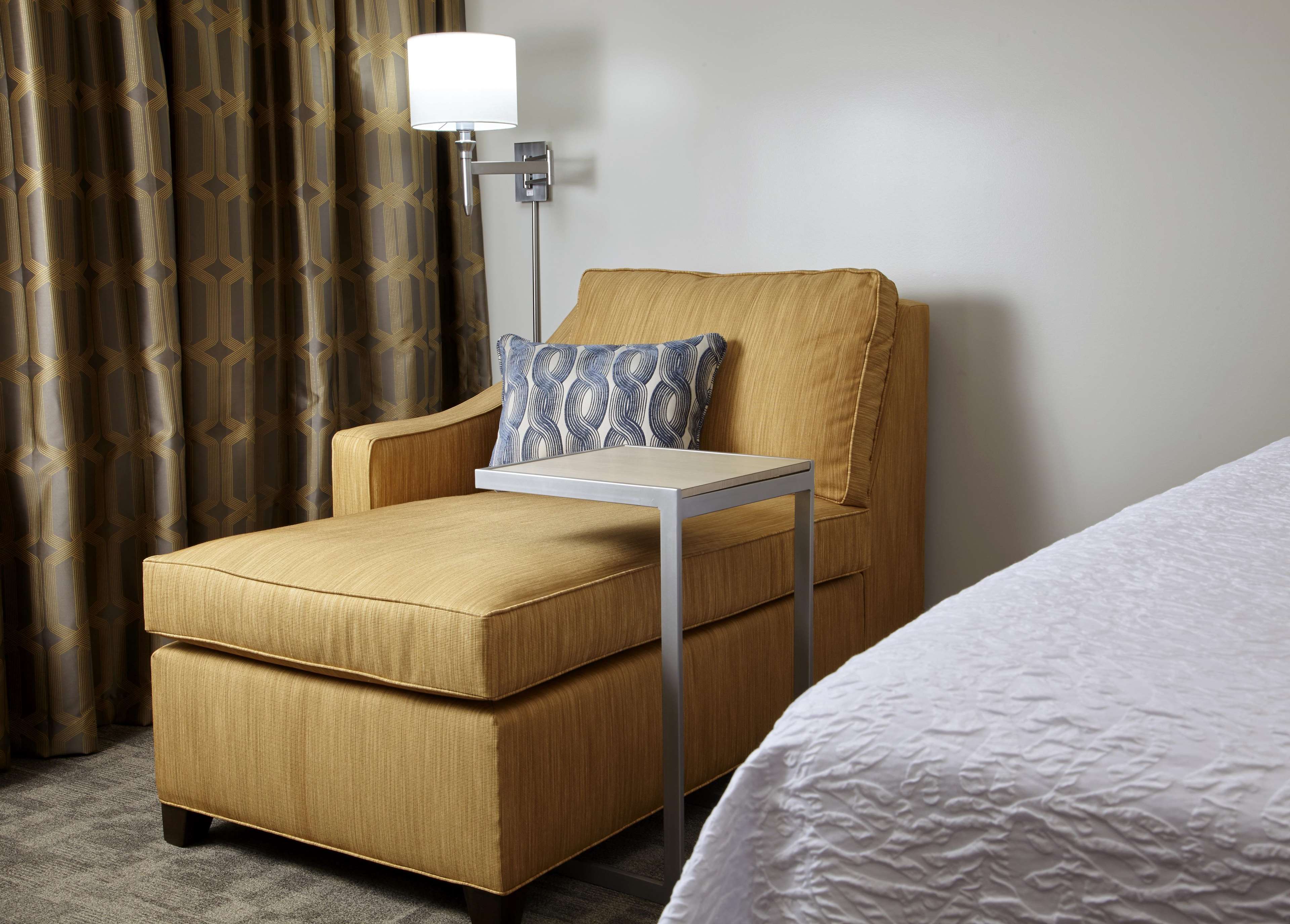 Hampton Inn & Suites Pittsburgh Airport South–Settlers Ridge Photo