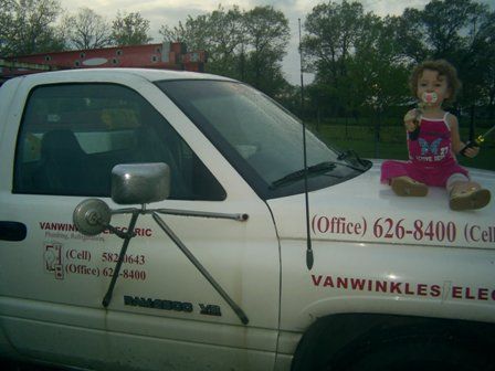 VAN WINKLE ELECTRIC Logo