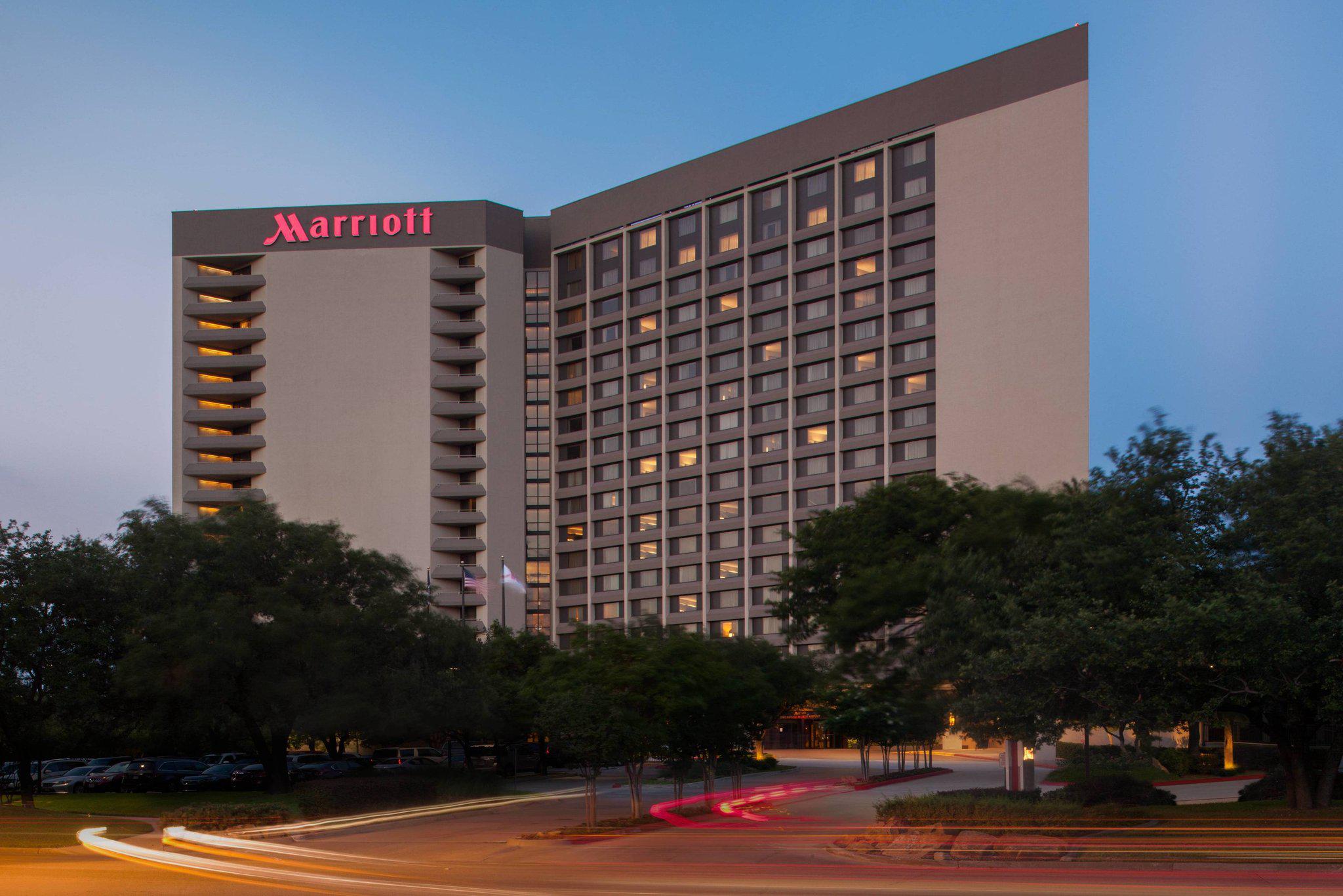 Dallas/Fort Worth Airport Marriott Photo