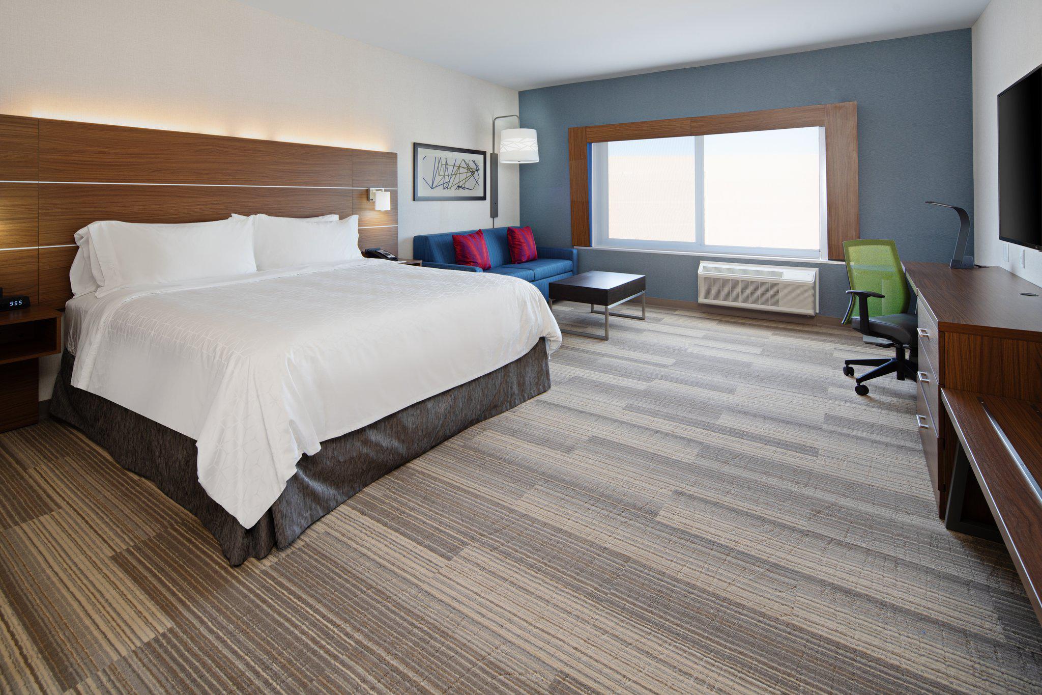 Holiday Inn Express & Suites Murrieta - Temecula Photo