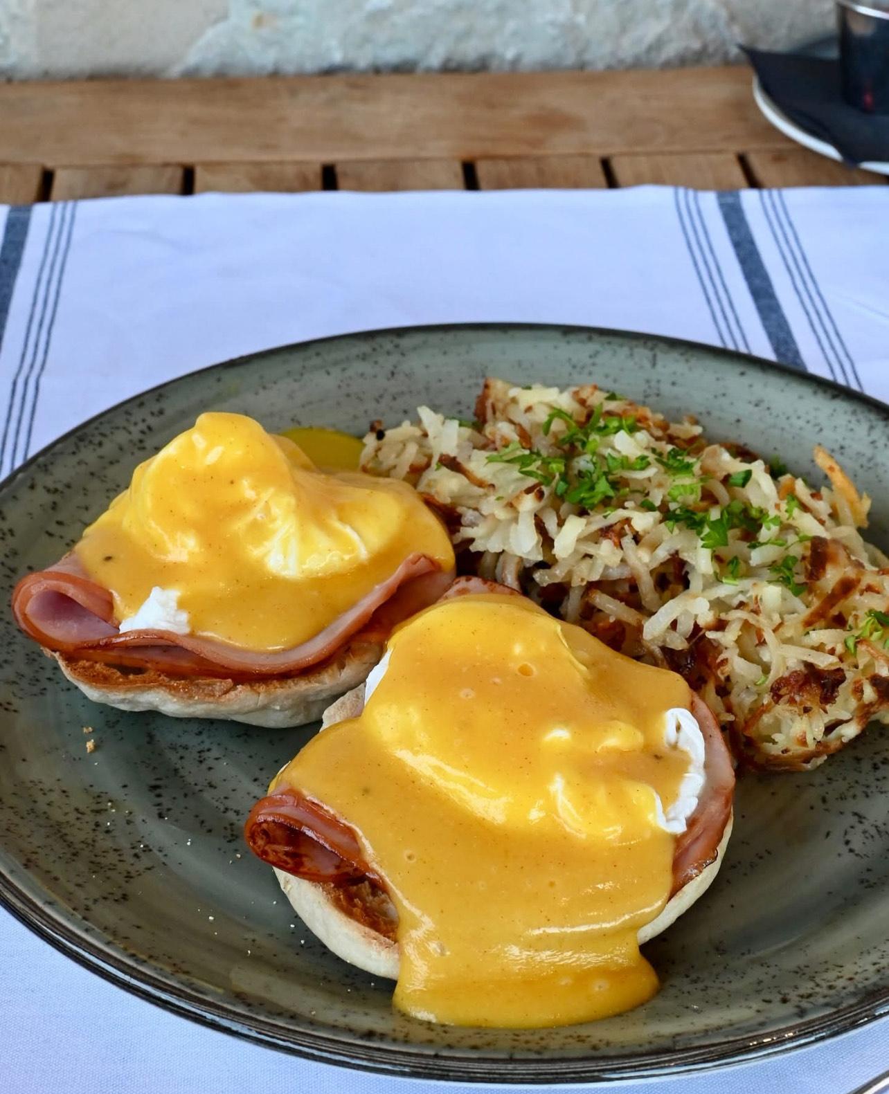 Classic Eggs Benedict