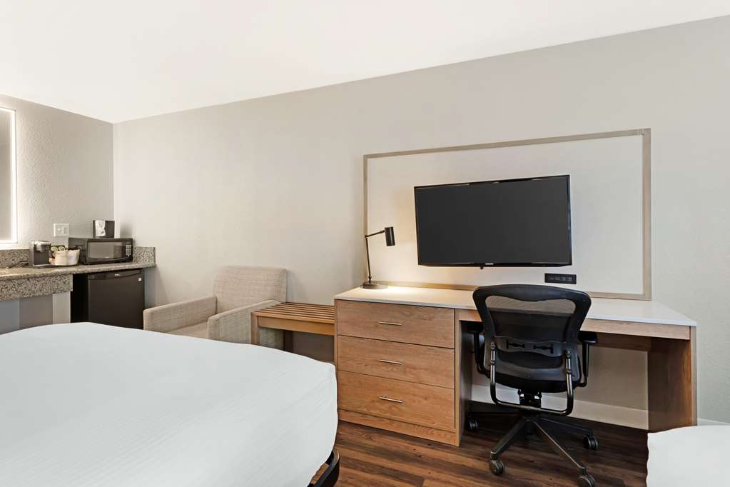 Best Western Plus Rancho Cordova Inn Image