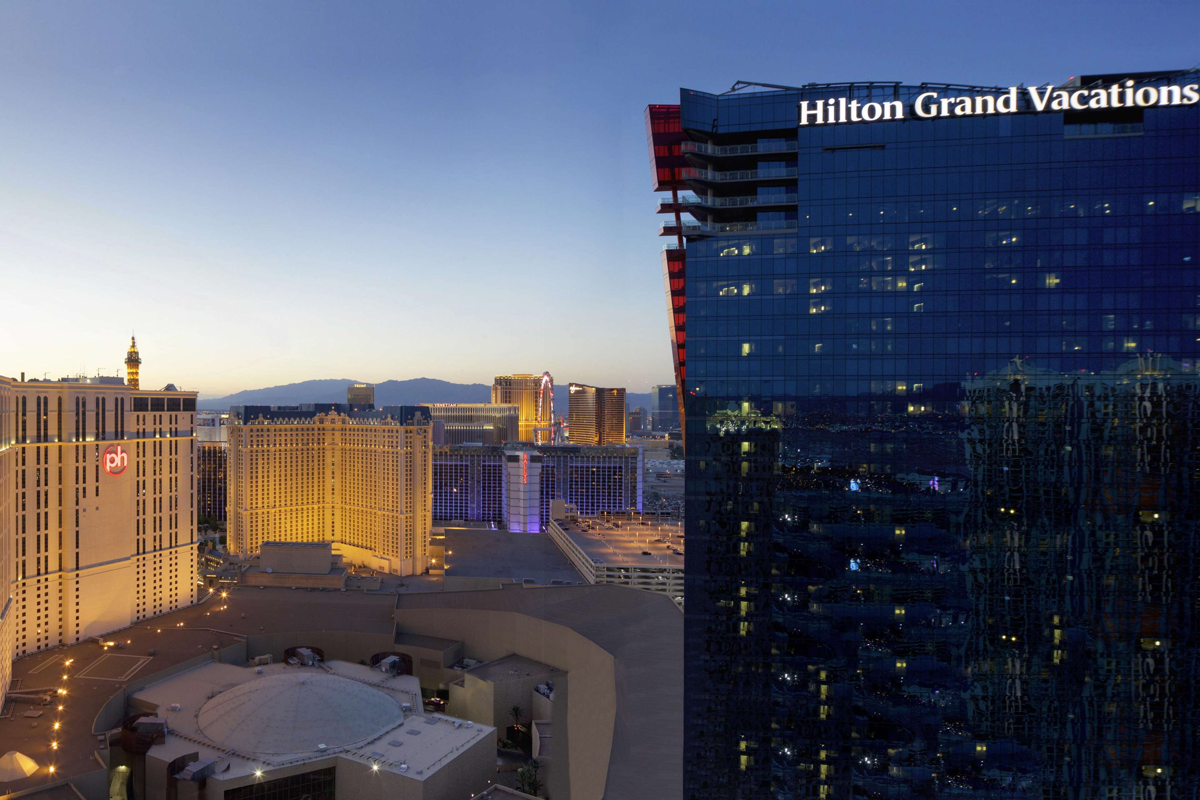 Elara by Hilton Grand Vacations – Center Strip Photo