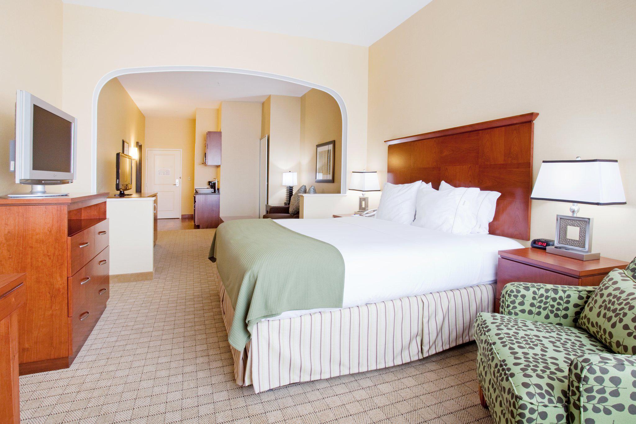 Holiday Inn Express & Suites Denver Airport Photo