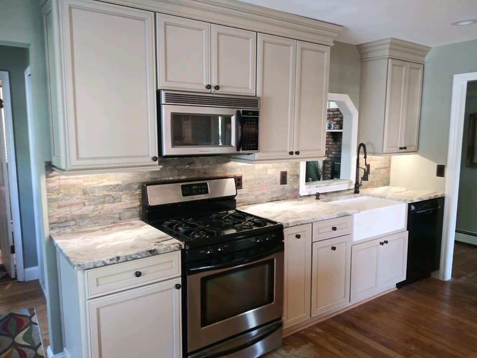 Home Works Home Improvement Logo