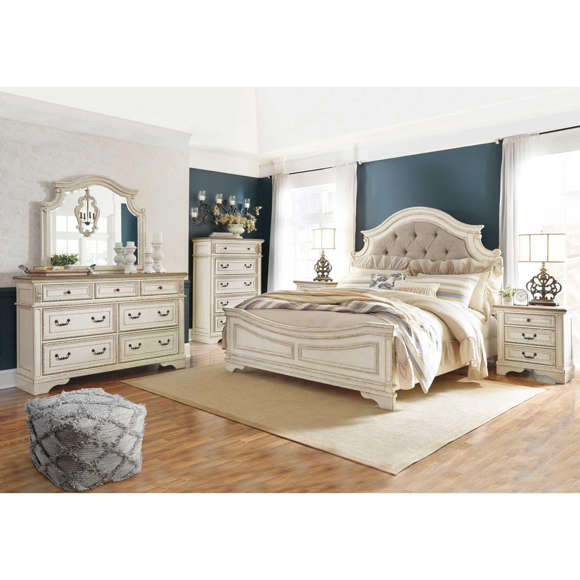Queen Realyn Bed w/Chest, Dresser, Mirror, Nightstand