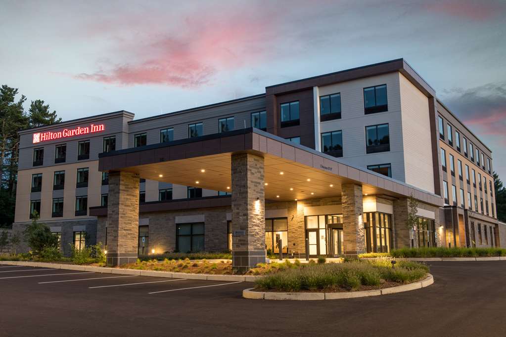 Hilton Garden Inn Boston Canton Image