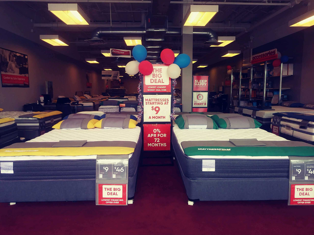 Images Mattress Firm Elmwood Park - Closed