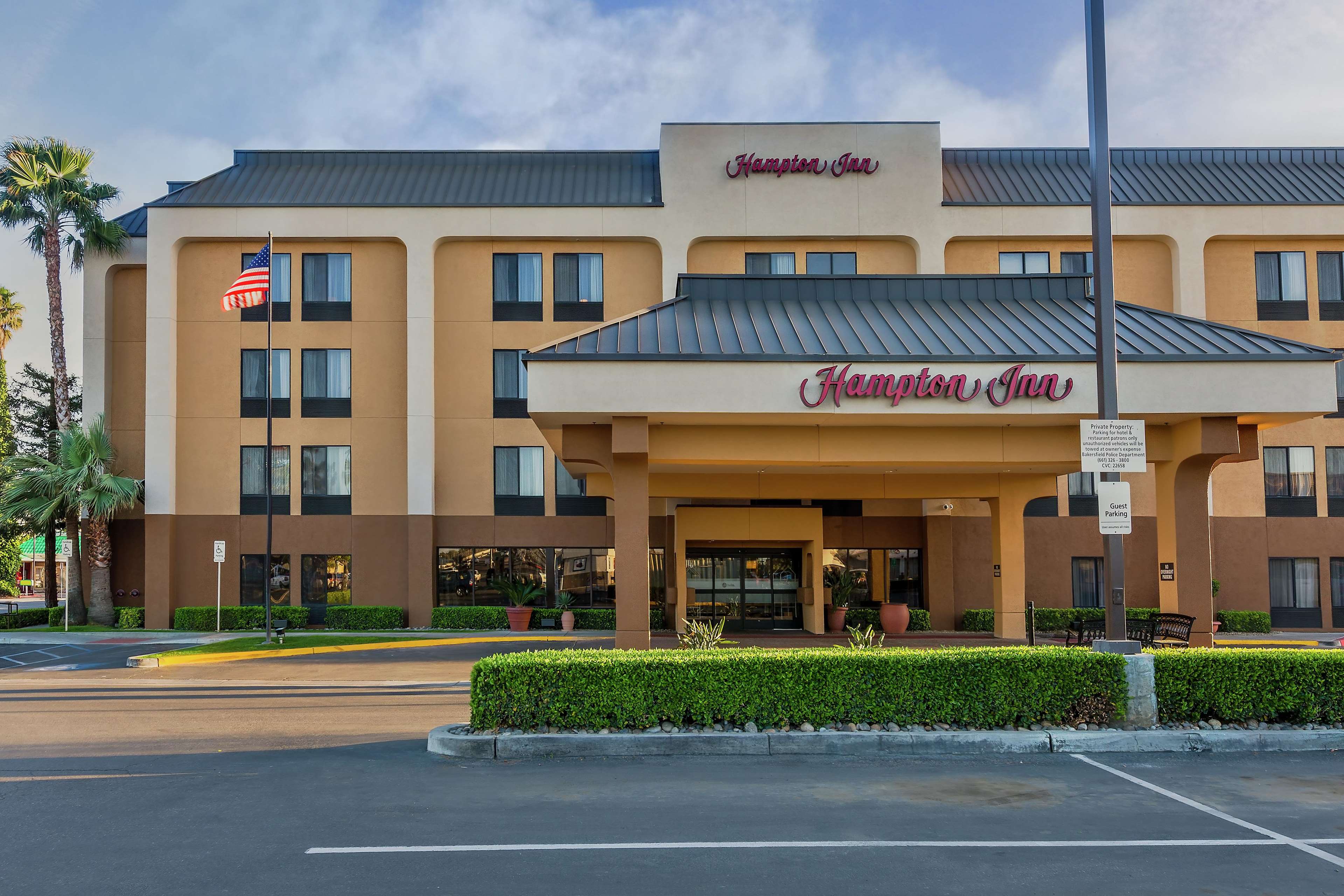 Hampton Inn Bakersfield-Central Photo