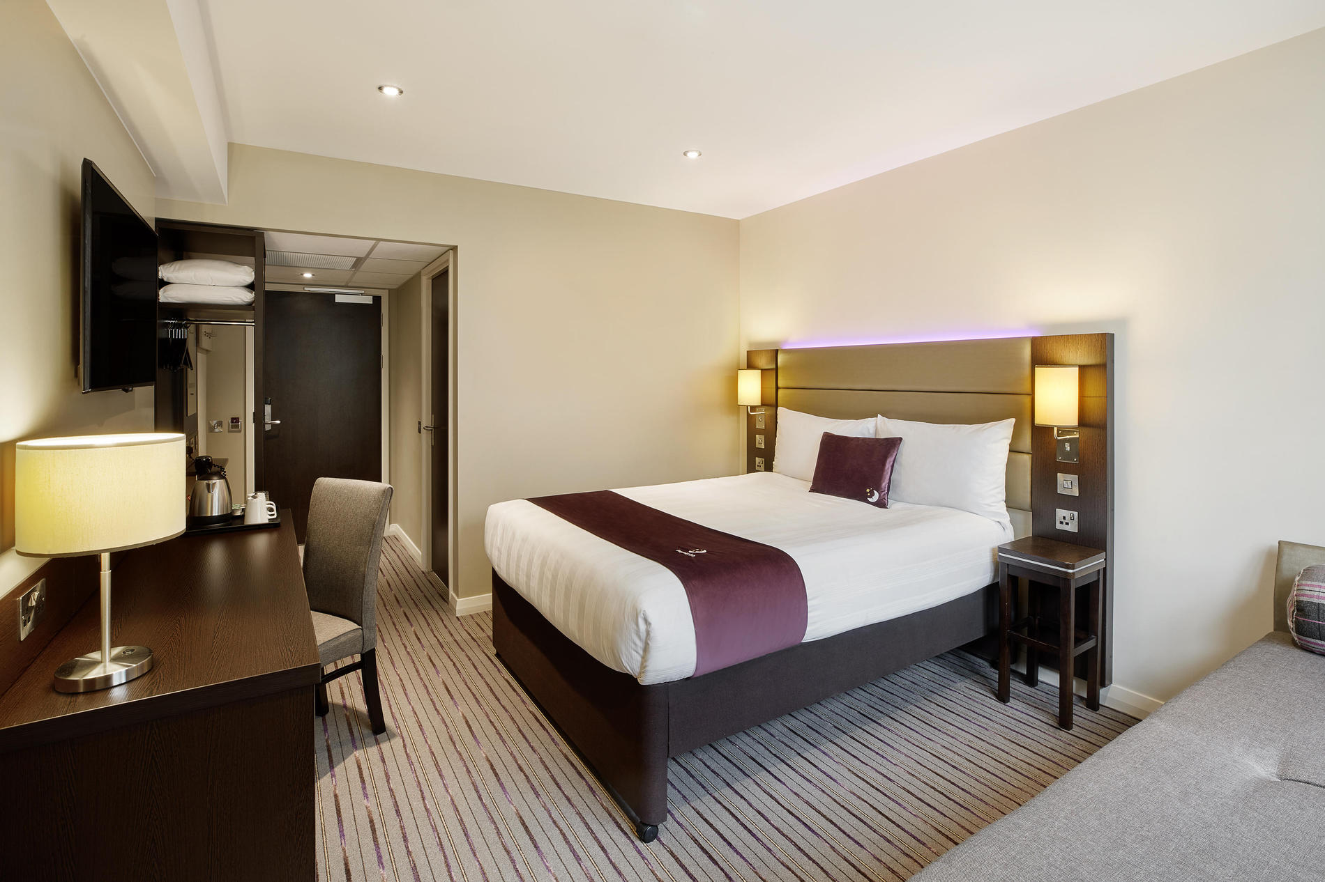 Premier Inn bedroom Premier Inn bedroom