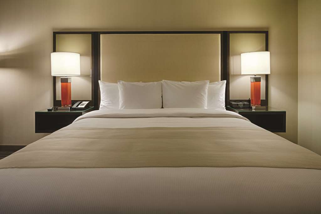 DoubleTree by Hilton Hotel Bristol, Connecticut Image