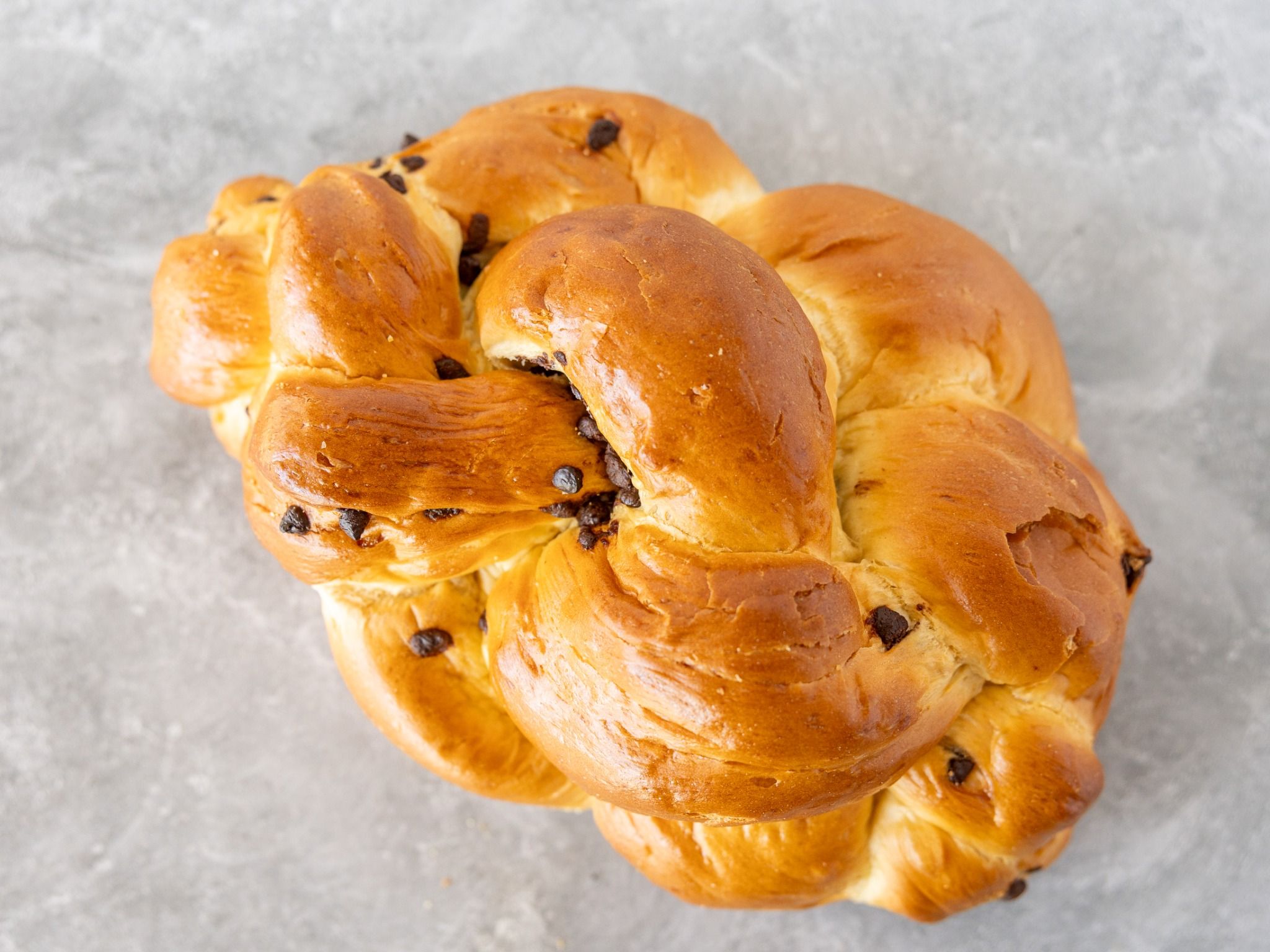 Large Egg Challah Chocolate Chip