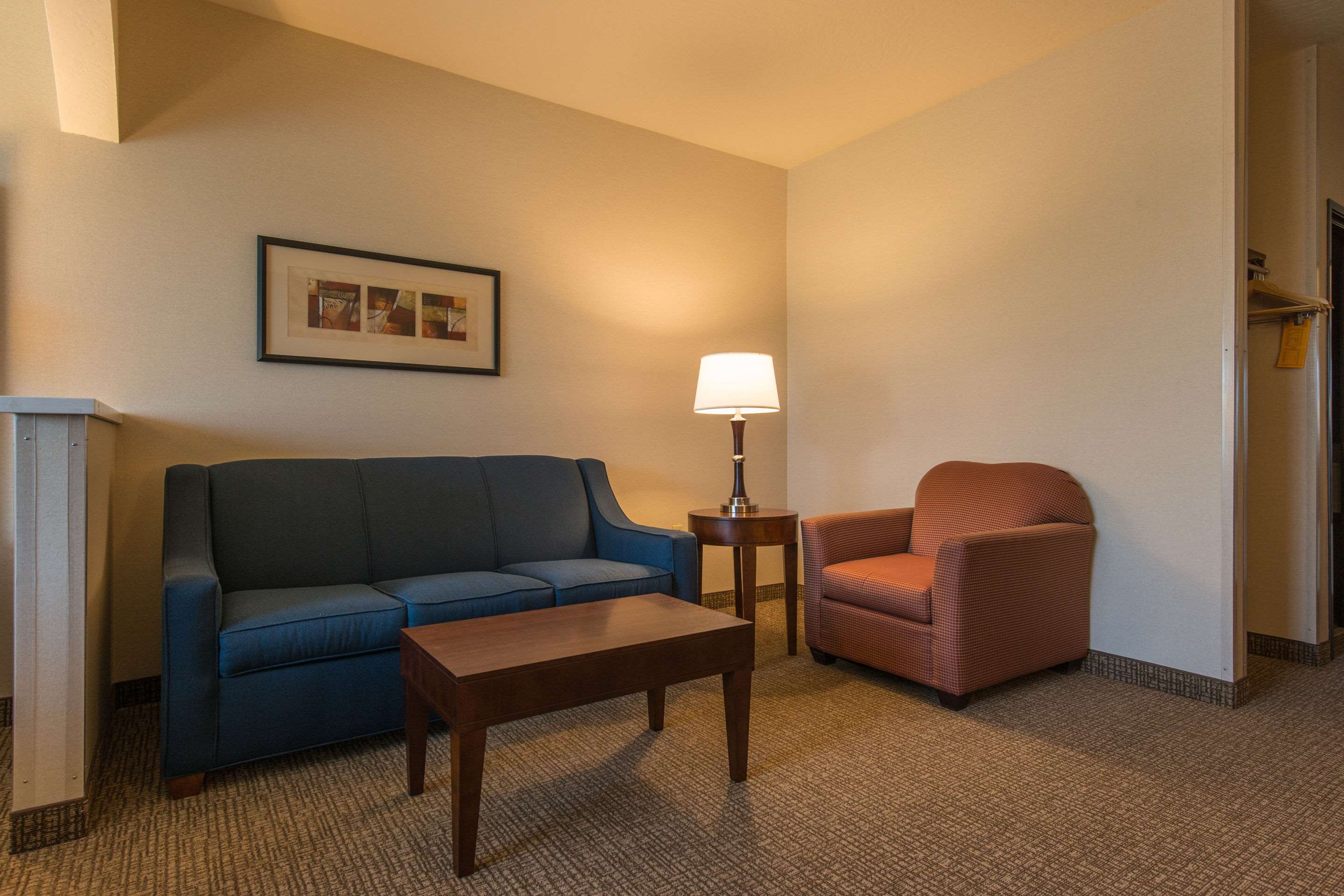 Comfort Suites Springfield Riverbend Medical Photo
