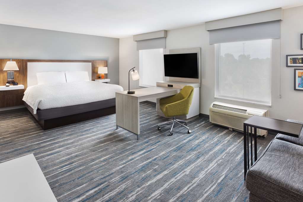 Hampton Inn & Suites Phenix City- Columbus Area Image