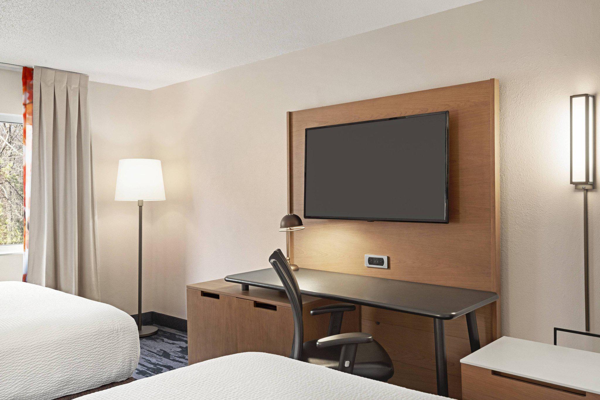 Fairfield Inn by Marriott Warren Niles Photo