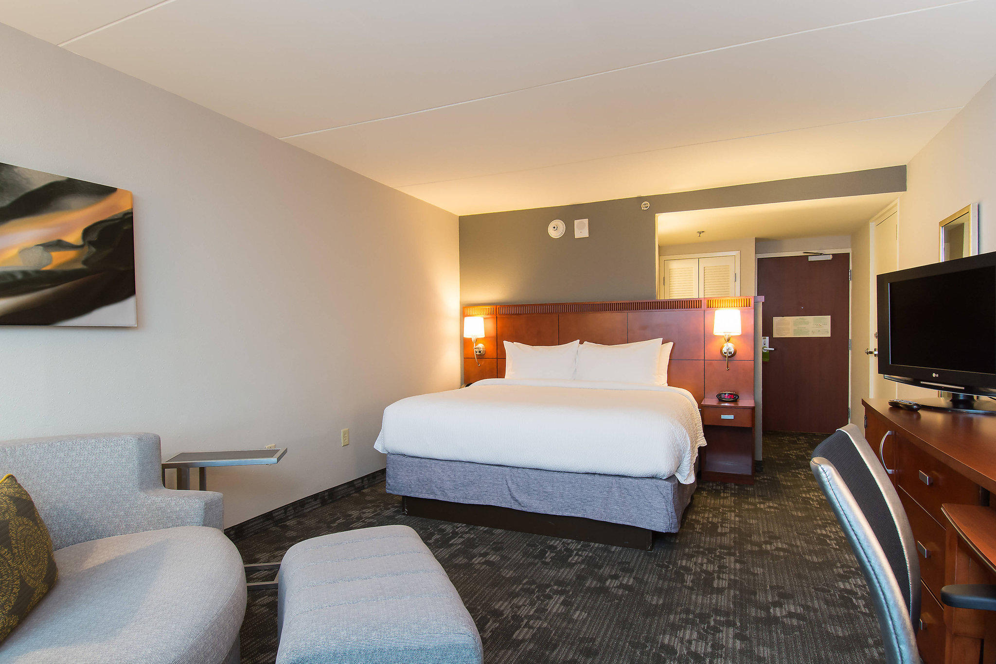 Courtyard by Marriott Columbia Downtown at USC Photo