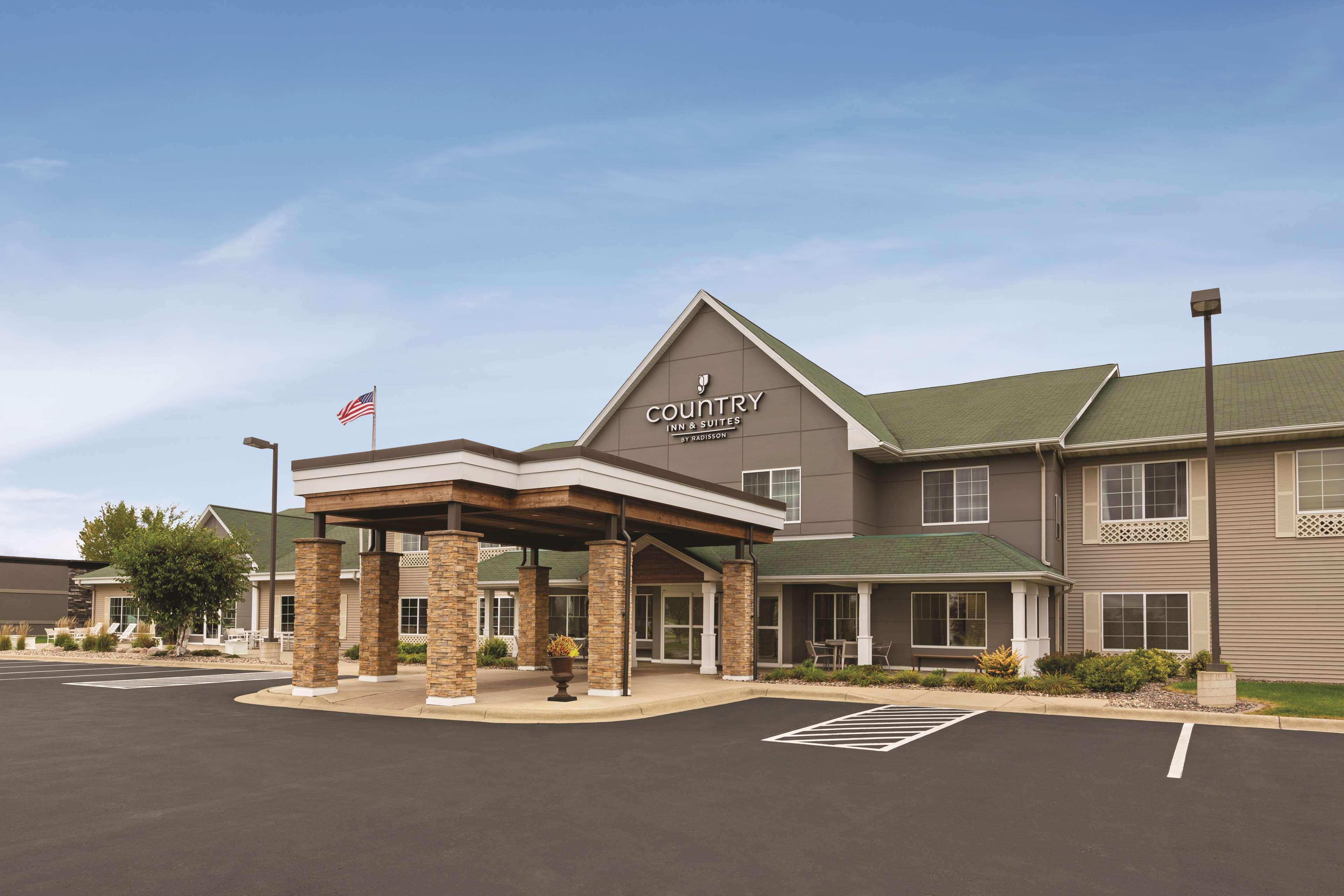 Country Inn & Suites by Radisson, Willmar, MN Photo