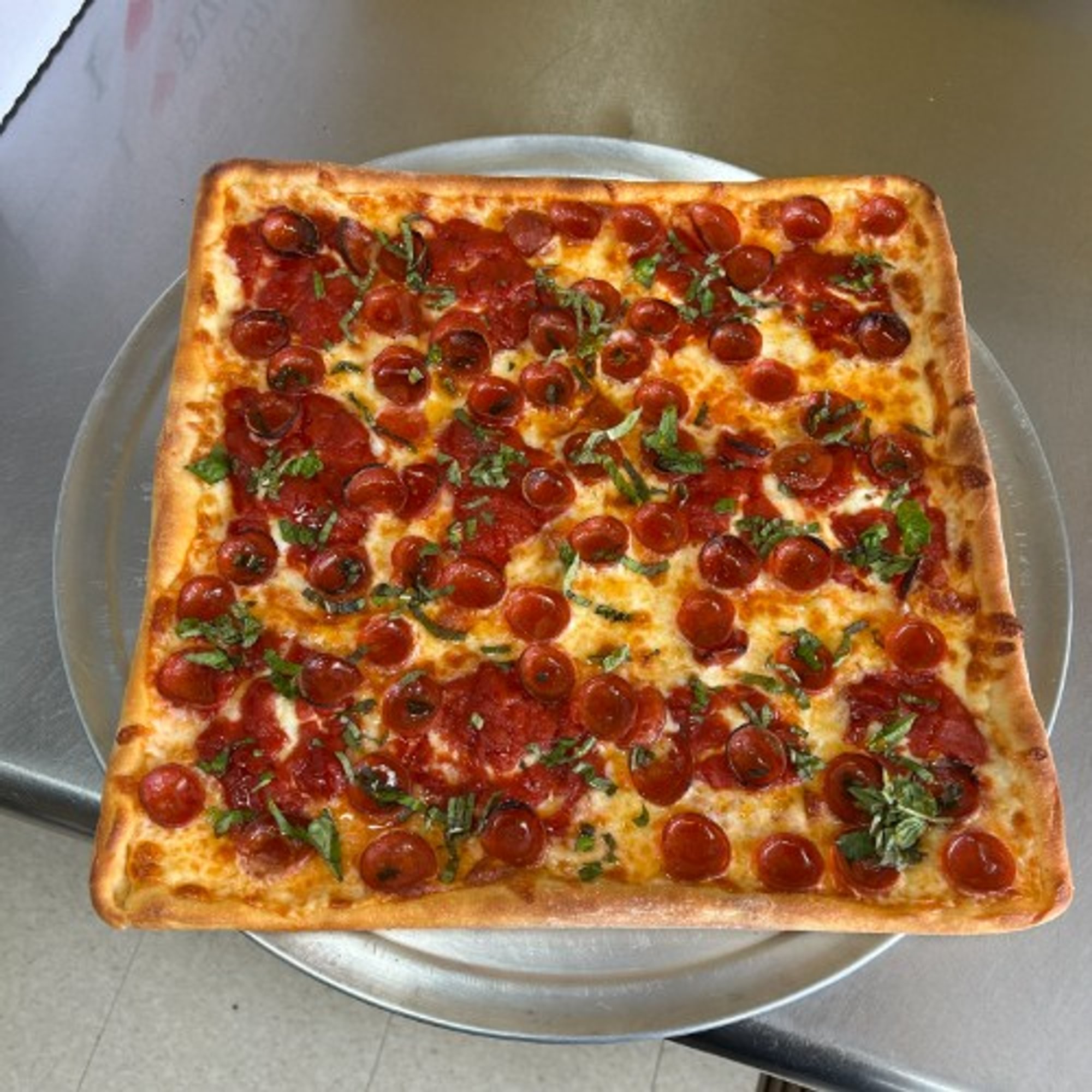 Enzo's Honey Roni Square Pizza (Large 16")