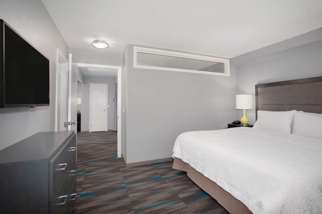 Hampton Inn Monterey Image