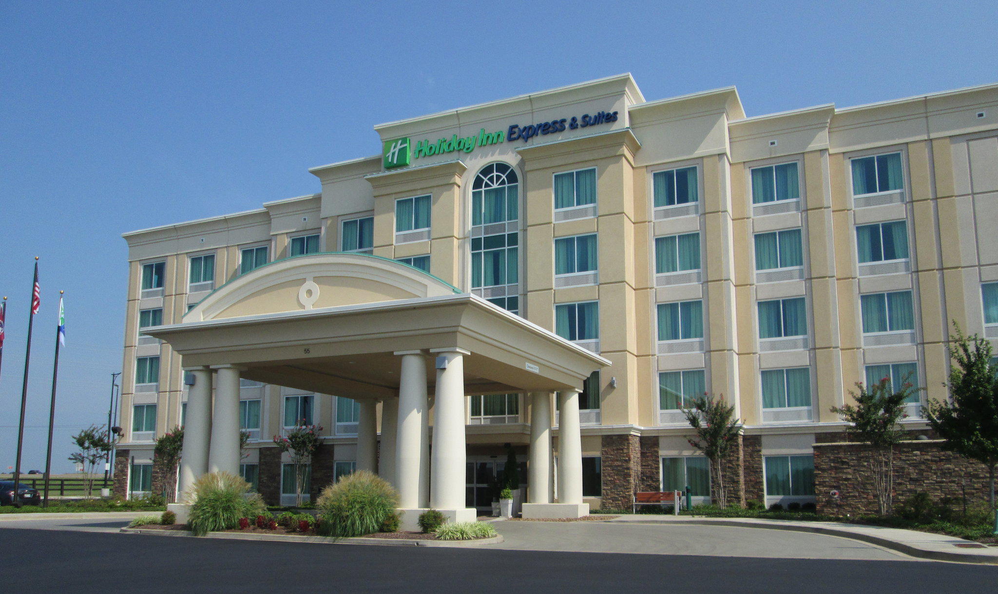 Holiday Inn Express & Suites Jackson Northeast Photo