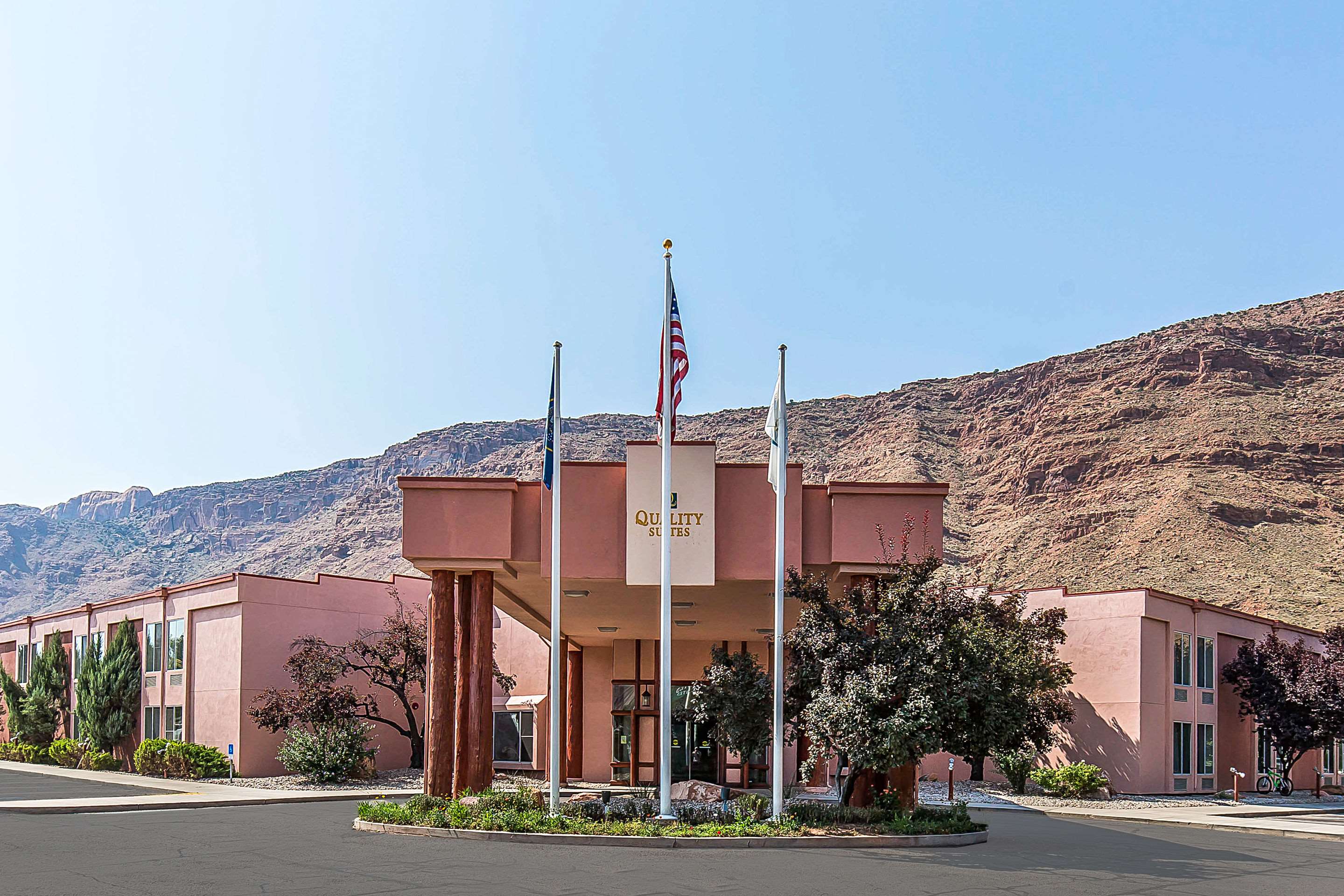 Quality Suites Moab Near Arches National Park Photo