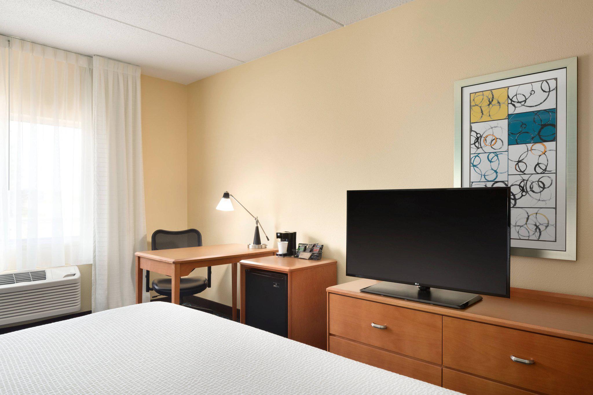 Fairfield Inn & Suites by Marriott Minneapolis Bloomington/Mall of America Photo